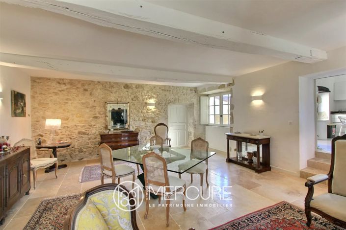 Image No.10-6 Bed House for sale