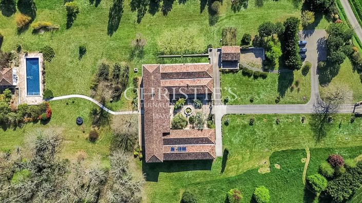 Image No.27-10 Bed Property for sale