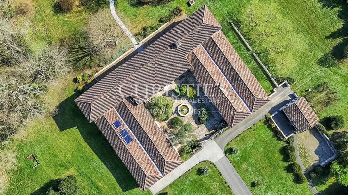 Image No.30-10 Bed Property for sale
