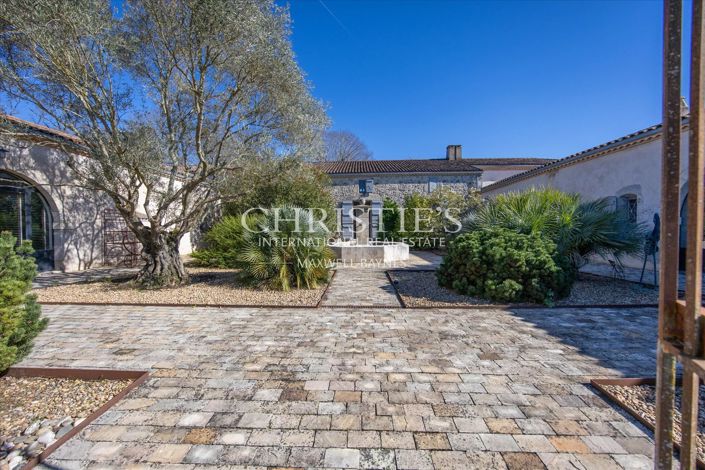 Image No.7-10 Bed Property for sale