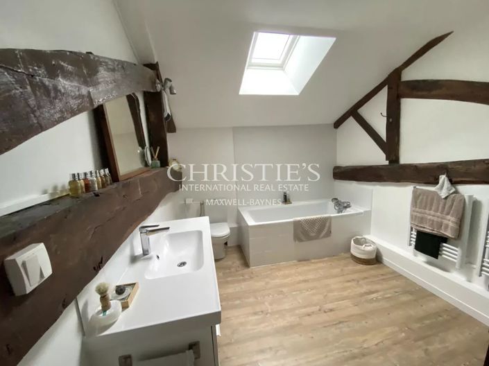 Image No.18-5 Bed House for sale