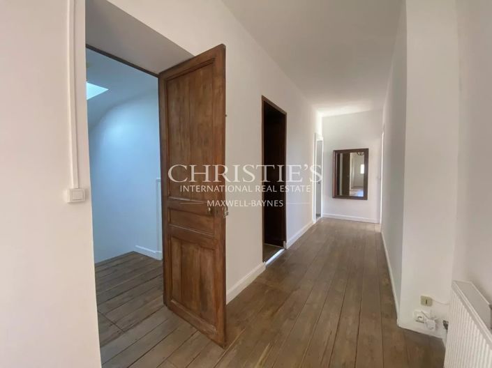 Image No.21-5 Bed House for sale