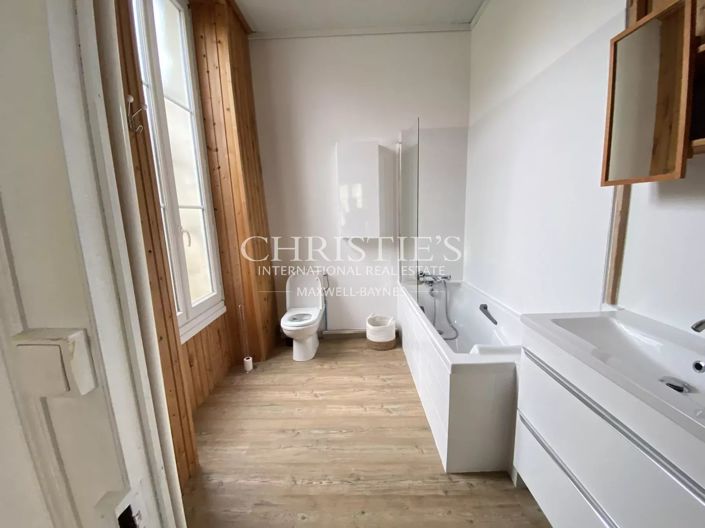 Image No.9-5 Bed House for sale