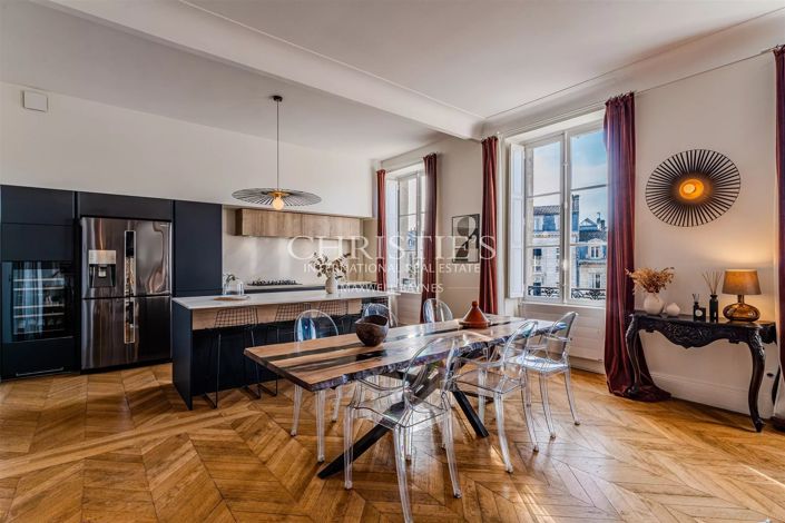 Image No.2-Appartement de 4 chambres à vendre à Bordeaux