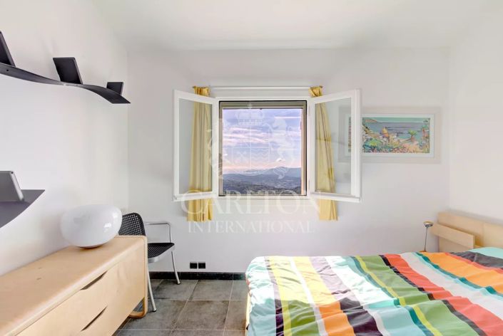 Image No.12-5 Bed House for sale