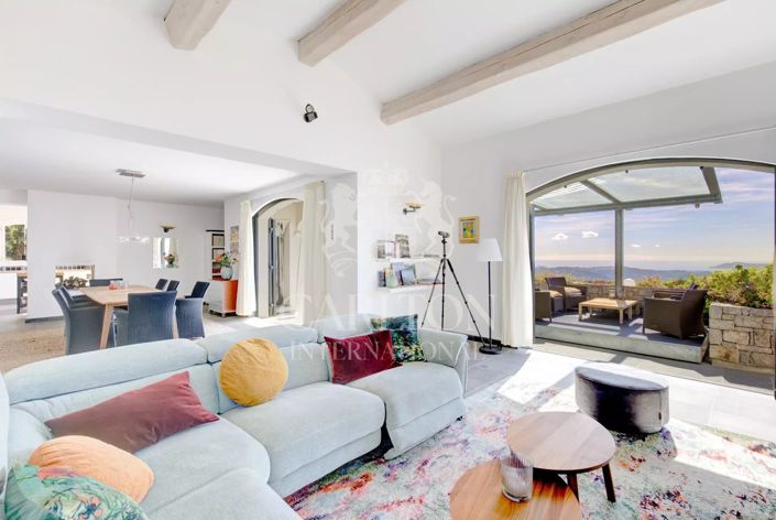 Image No.5-5 Bed House for sale