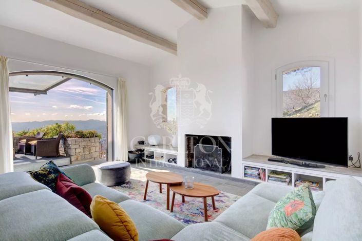 Image No.6-5 Bed House for sale