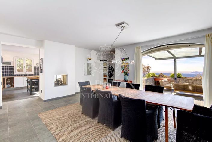 Image No.7-5 Bed House for sale