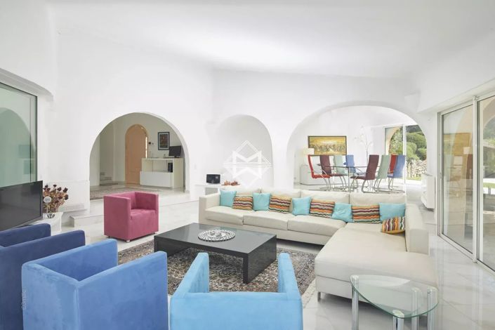 Image No.6-7 Bed House for sale