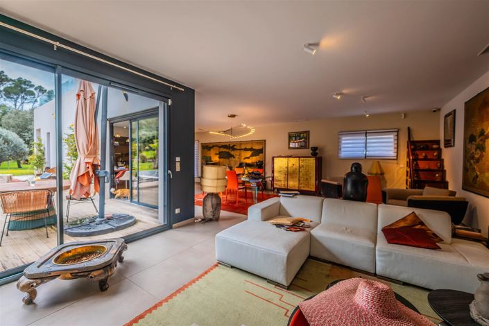 Image No.18-4 Bed House for sale