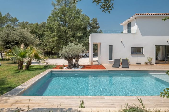 Image No.2-4 Bed House for sale