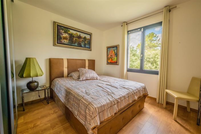 Image No.22-4 Bed House for sale