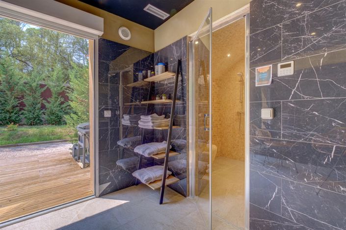 Image No.25-4 Bed House for sale