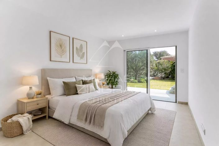 Image No.4-5 Bed House for sale