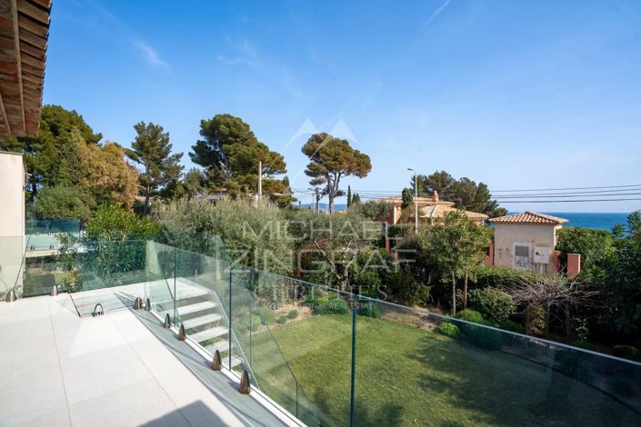 Image No.2-4 Bed House for sale