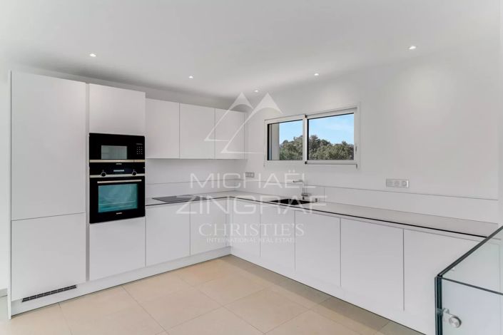 Image No.7-4 Bed House for sale