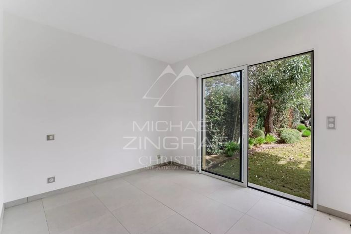 Image No.9-4 Bed House for sale