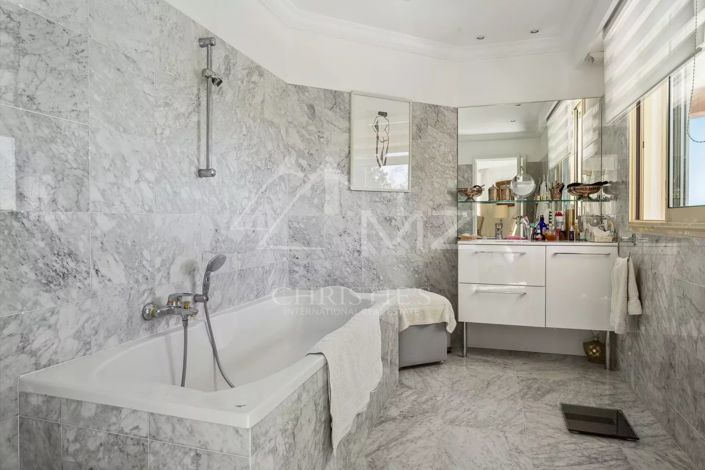 Image No.6-4 Bed House for sale