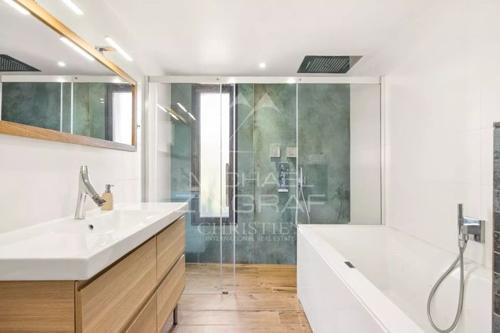 Image No.10-7 Bed House for sale