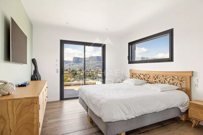 Image No.10-7 Bed House for sale
