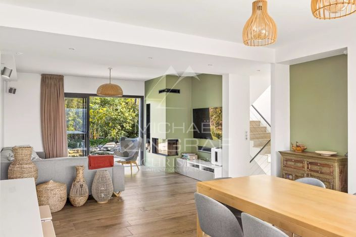 Image No.6-7 Bed House for sale