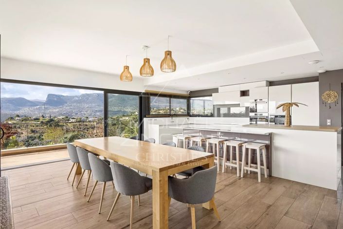 Image No.7-7 Bed House for sale