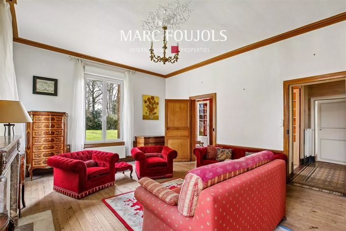 Image No.6-6 Bed House for sale