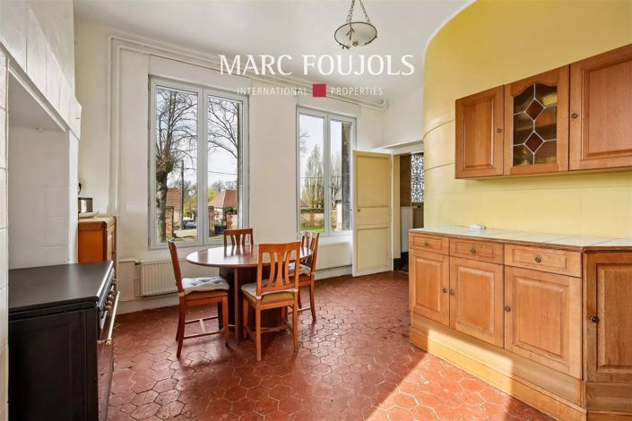 Image No.8-6 Bed House for sale