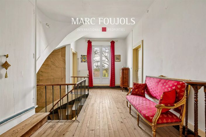 Image No.9-6 Bed House for sale