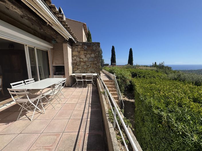 Image No.2-4 Bed House for sale