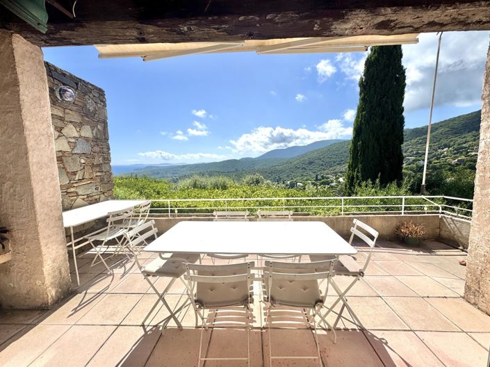 Image No.6-4 Bed House for sale