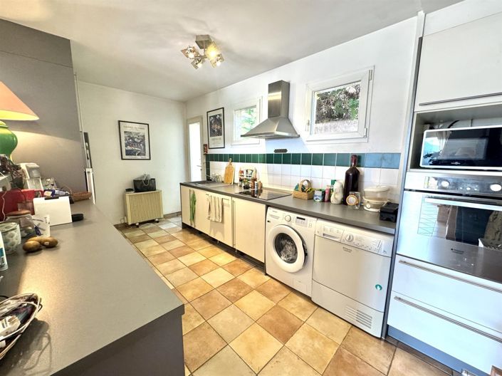 Image No.9-4 Bed House for sale