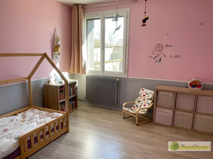 Image No.15-4 Bed House for sale