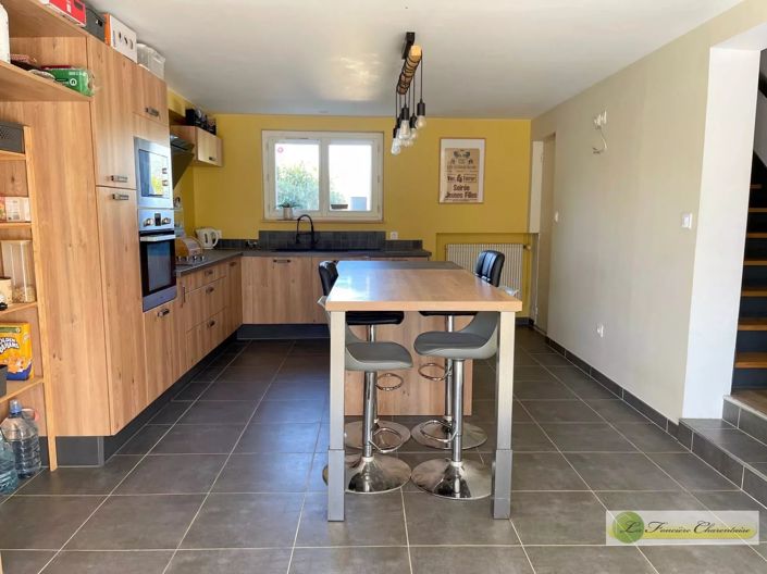 Image No.3-4 Bed House for sale