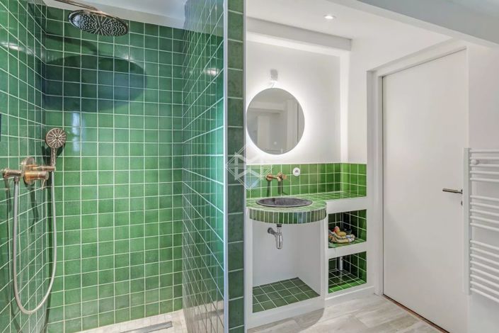 Image No.10-5 Bed House for sale