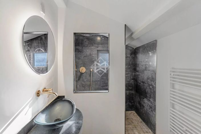 Image No.12-5 Bed House for sale