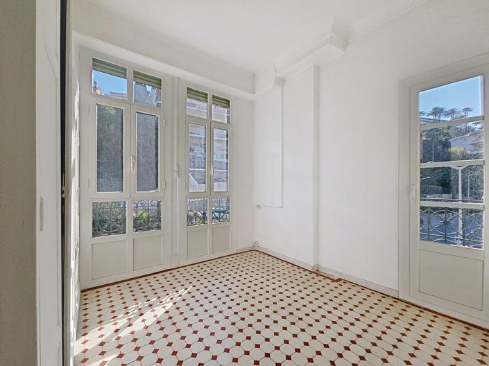 Image No.12-3 Bed Apartment for sale