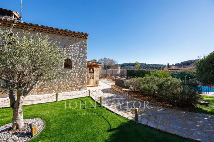 Image No.2-8 Bed House for sale