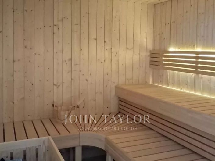 Image No.23-8 Bed House for sale