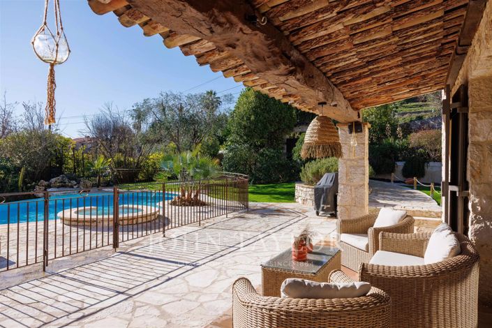 Image No.3-8 Bed House for sale