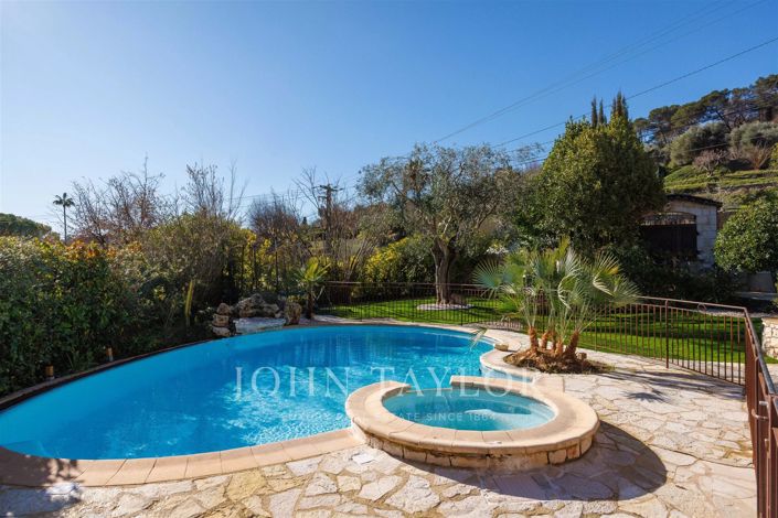 Image No.4-8 Bed House for sale