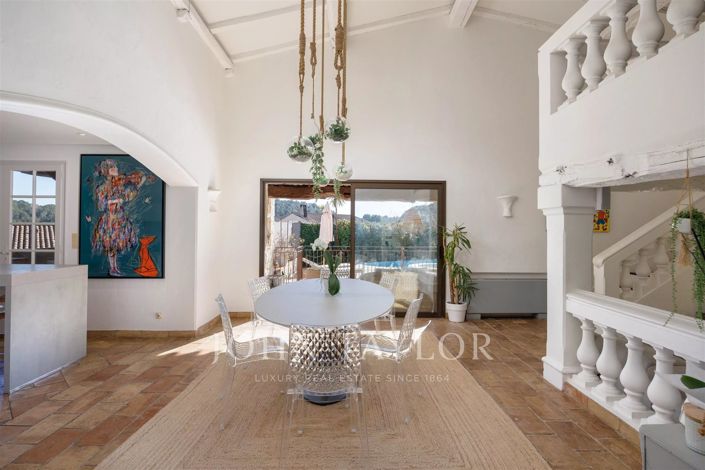 Image No.9-8 Bed House for sale