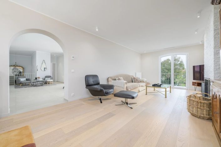 Image No.10-5 Bed House for sale