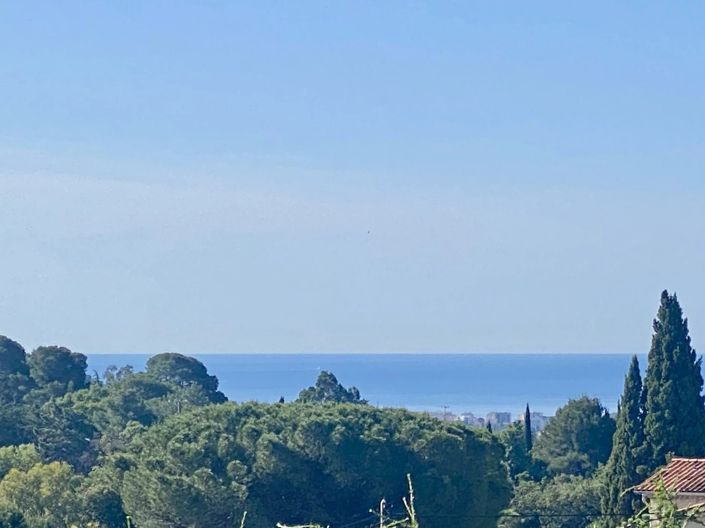 Image No.2-5 Bed House for sale