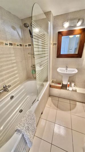 Image No.10-1 Bed Apartment for sale