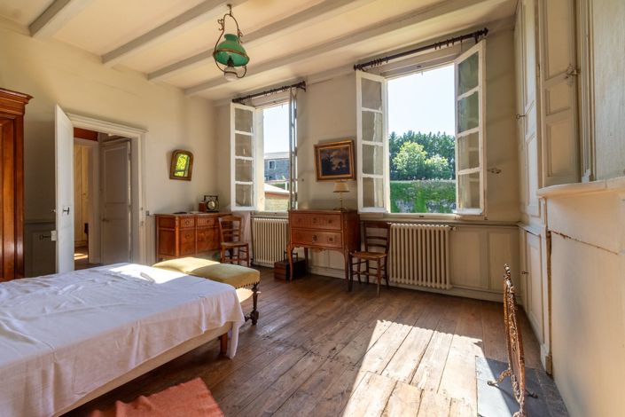 Image No.7-5 Bed House for sale