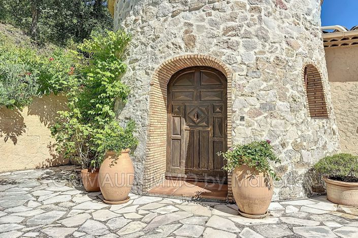 Image No.9-7 Bed House for sale