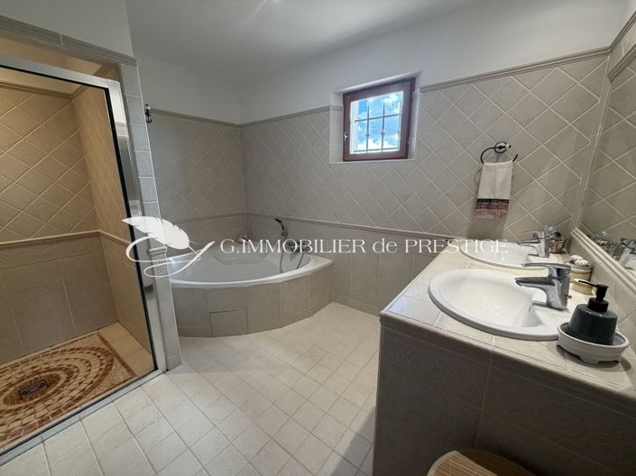 Image No.15-4 Bed House for sale