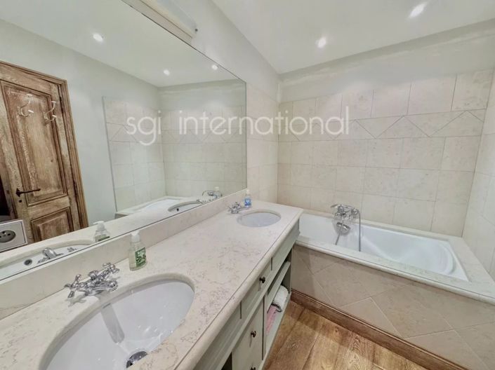 Image No.8-3 Bed Apartment for sale