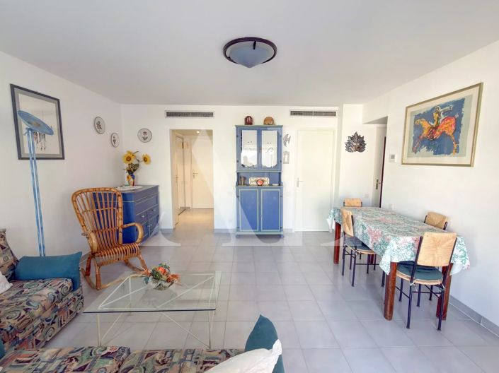 Image No.3-Appartement de 2 chambres à vendre à Golfe Juan